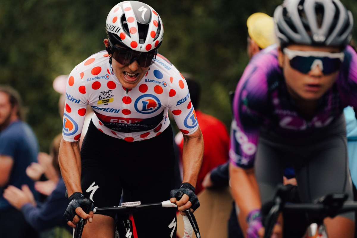 Elise Chabbey e Silke Smulders, in lotta per la maglia a pois ©UCI WWT (Foto ASO)