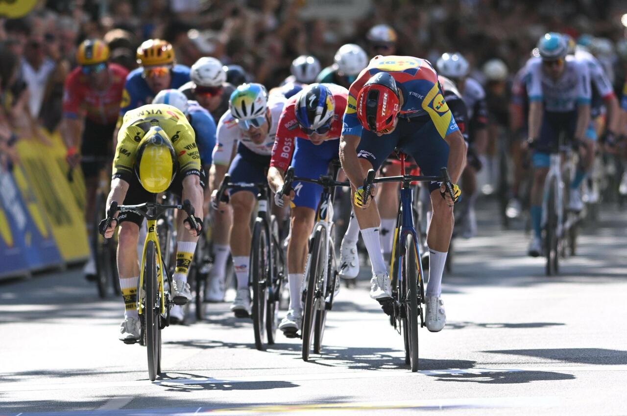 Brennan e Milan al colpo di reni ©Visma-Lease a Bike