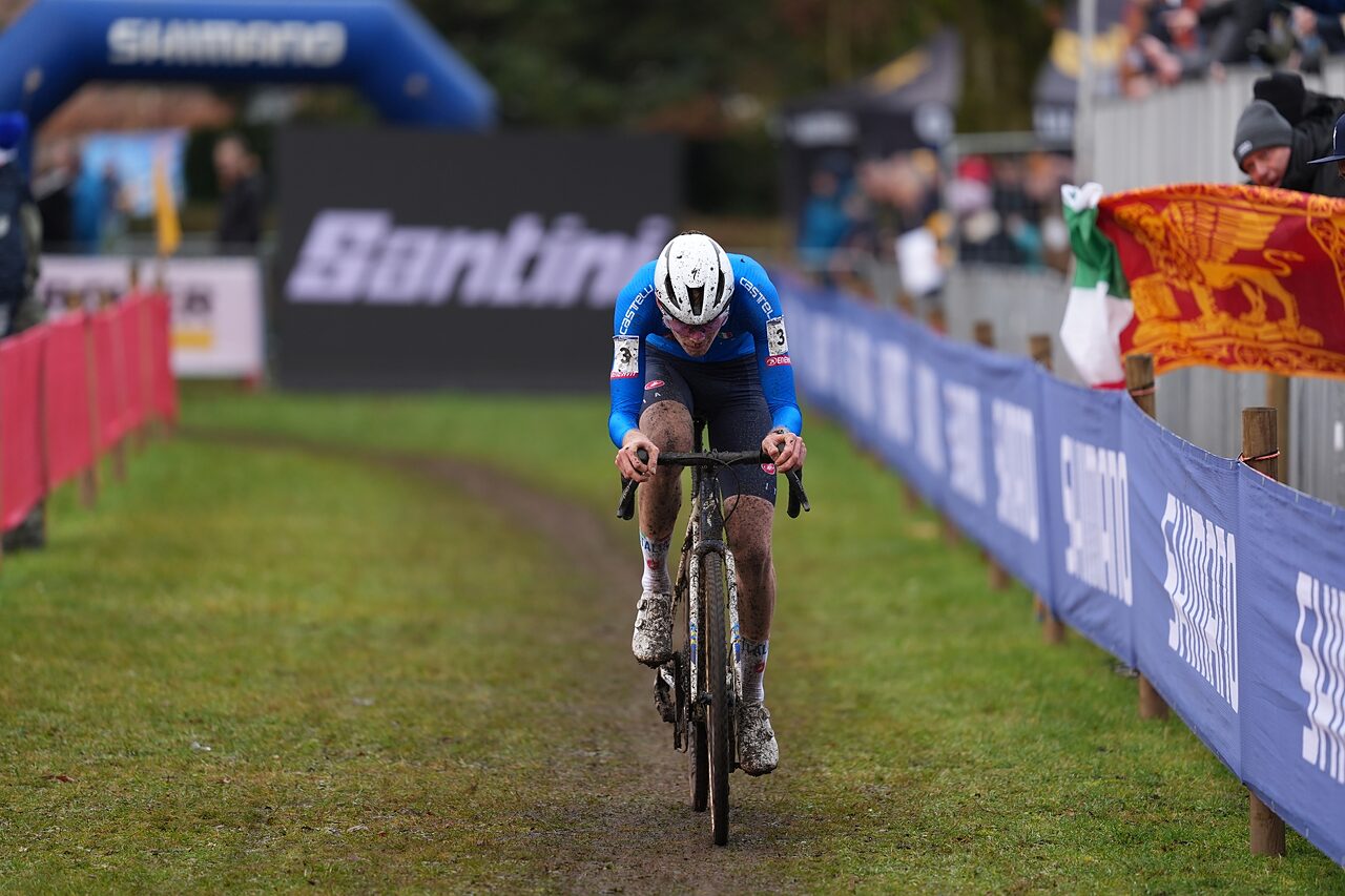 Filippo Grigolini in testa durante i Mondiali di ciclocross a Hulst © UCI Cyclocross