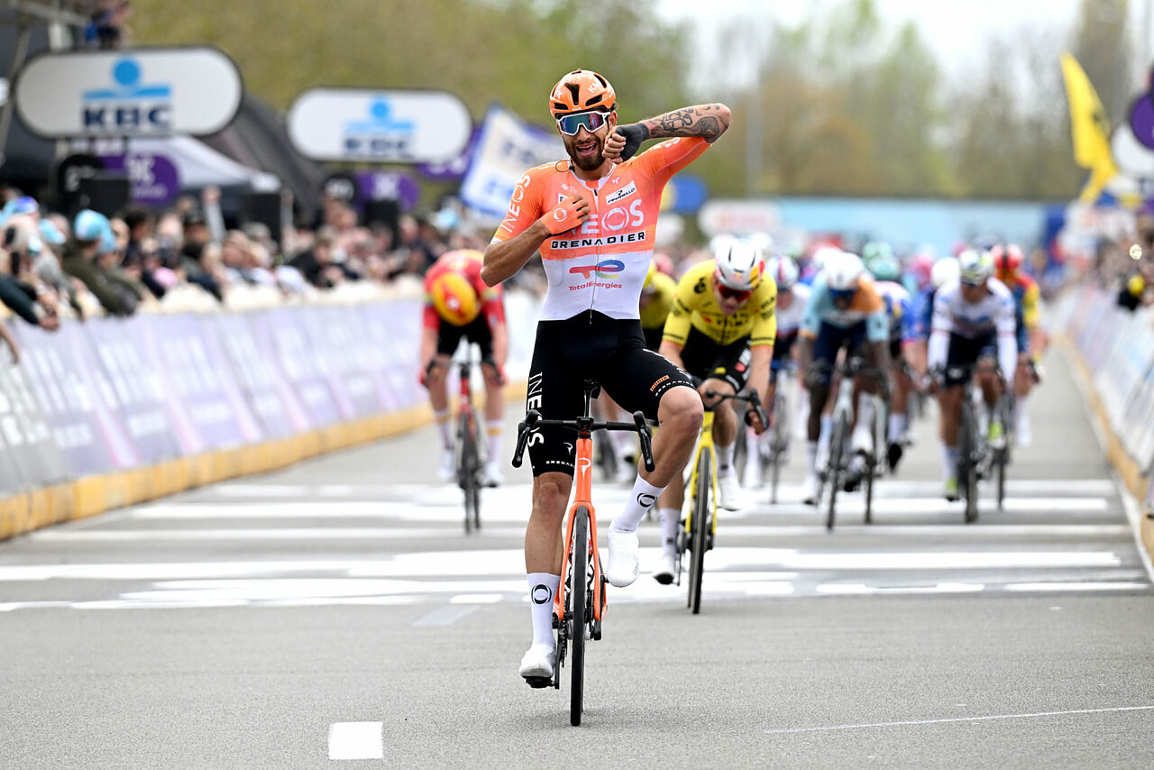 Filippo Ganna vince la Dwars door Vlaanderen ©Dario Belingheri/Getty Images