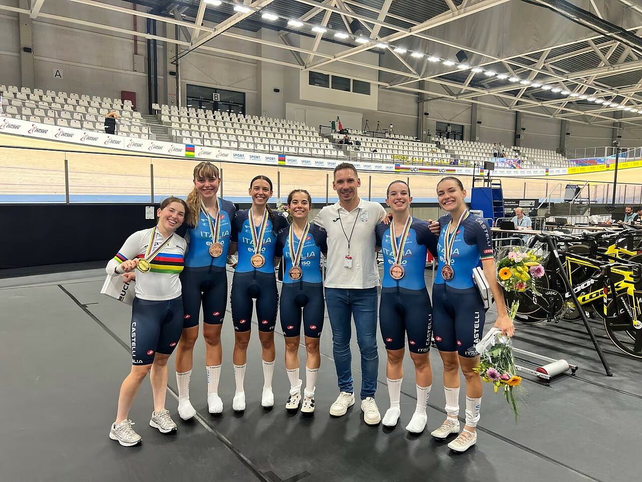 Agata Campana, oro nell'eliminazione, e il quartetto femminile (Elisa Bianchi, Maria Acuti, Azzurra Ballan e Linda Rapporti) bronzo ai mondali juniores di Heusden-Zolder ©FCI