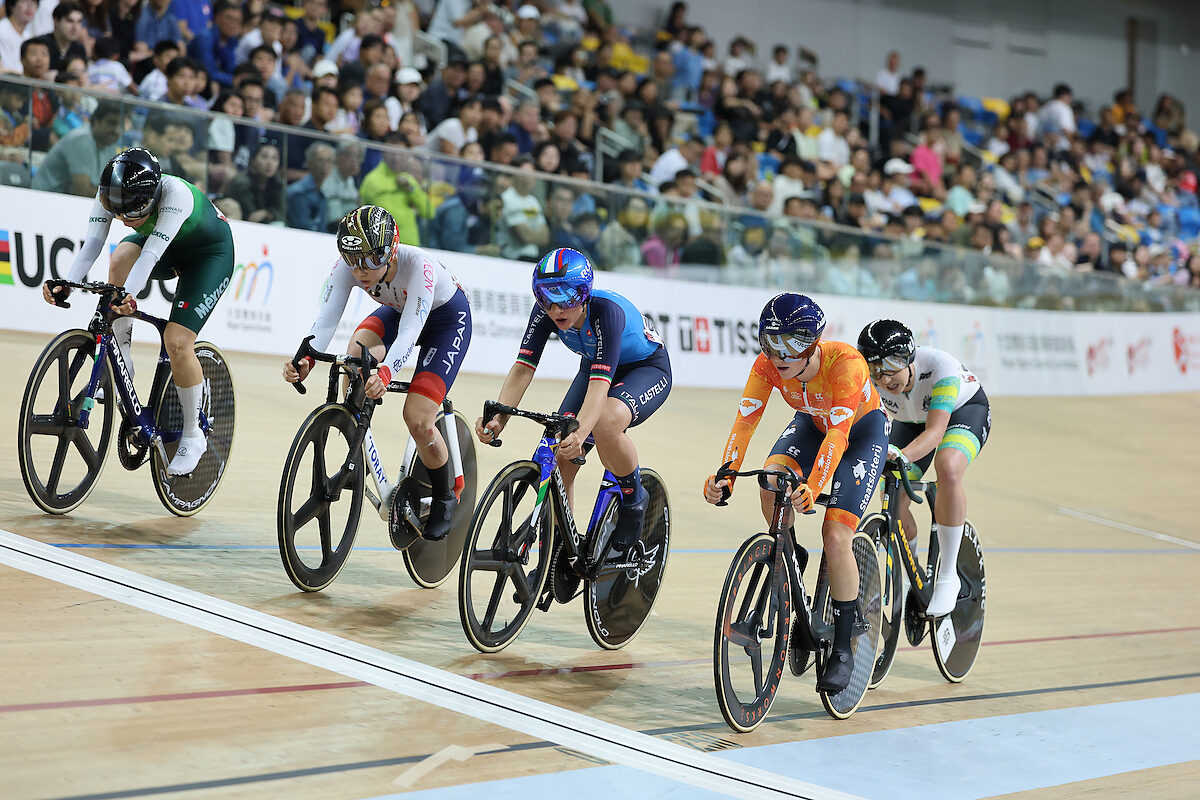 Chiara Consonni durante la Madison Femminile in Coppa del Mondo 2026 a Hong Kong ©SWpix
