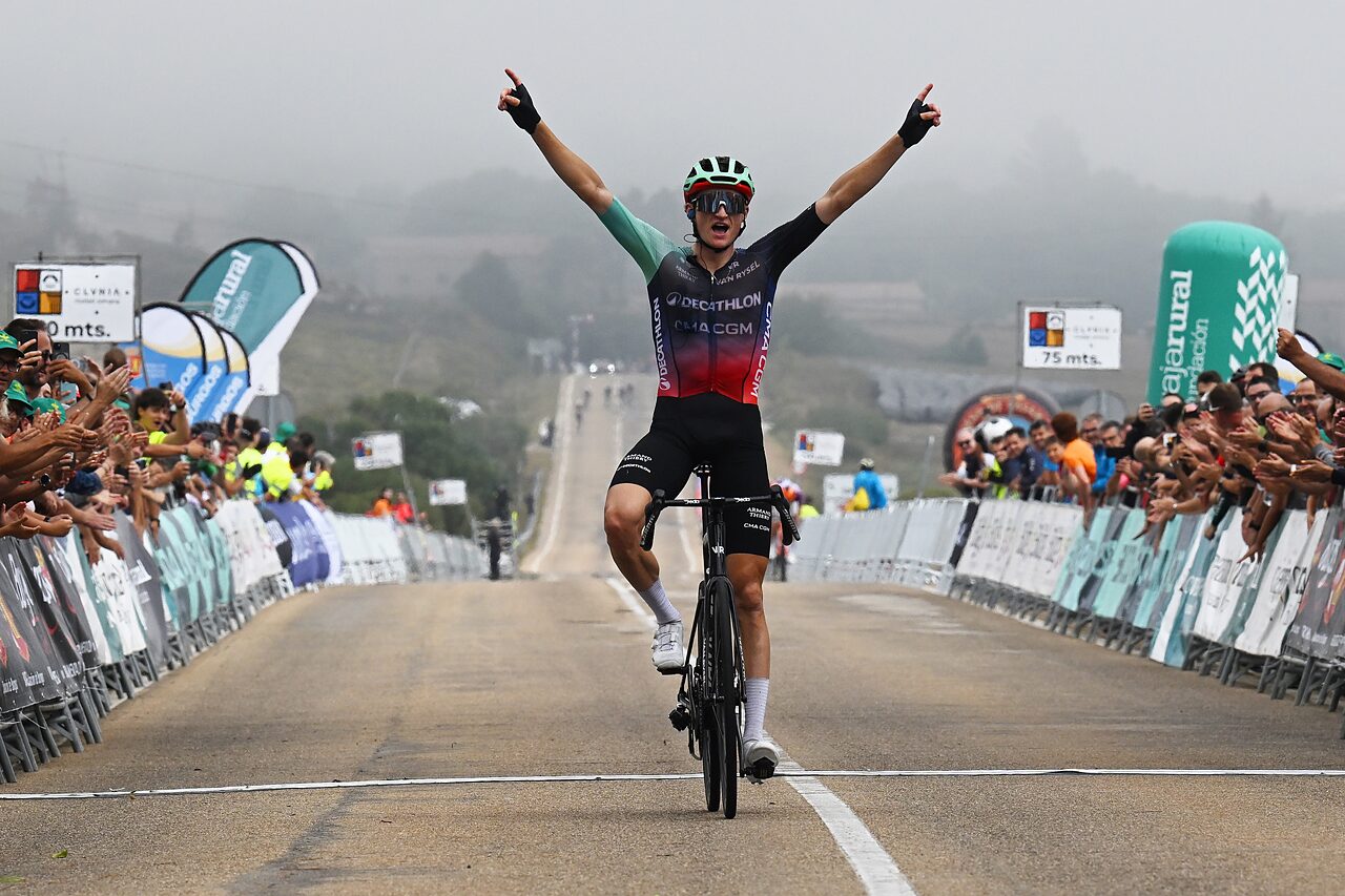 Gall ha cantato: Felix vince sul Puerto del Escudo
