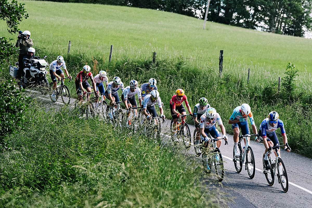 La fuga in azione nella quarta tappa del TARA 2026 © Tour Auvergne-Rhône-Alpes