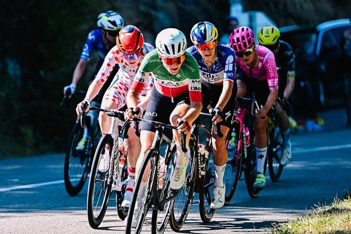 Elisa Longo Borghini tira il gruppo di testa ©Tour de France Femmes avec Zwift