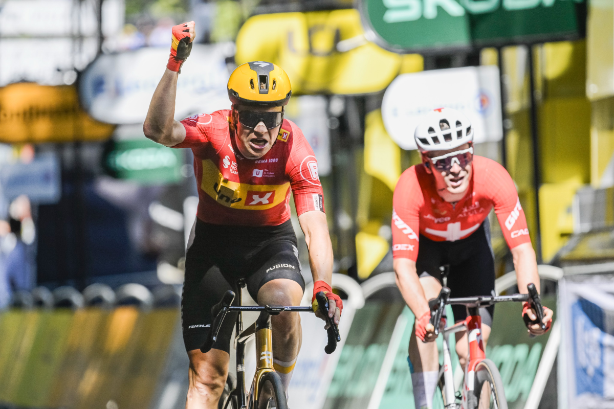 Jonas Abrahamsen batte Mauro Schmid ©Tour de France
