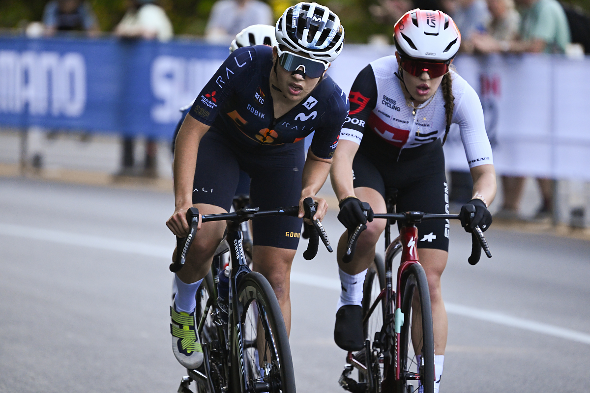 Neira, Grossmann e Rossignoli (nascosta) in salita ©UCI Cycling