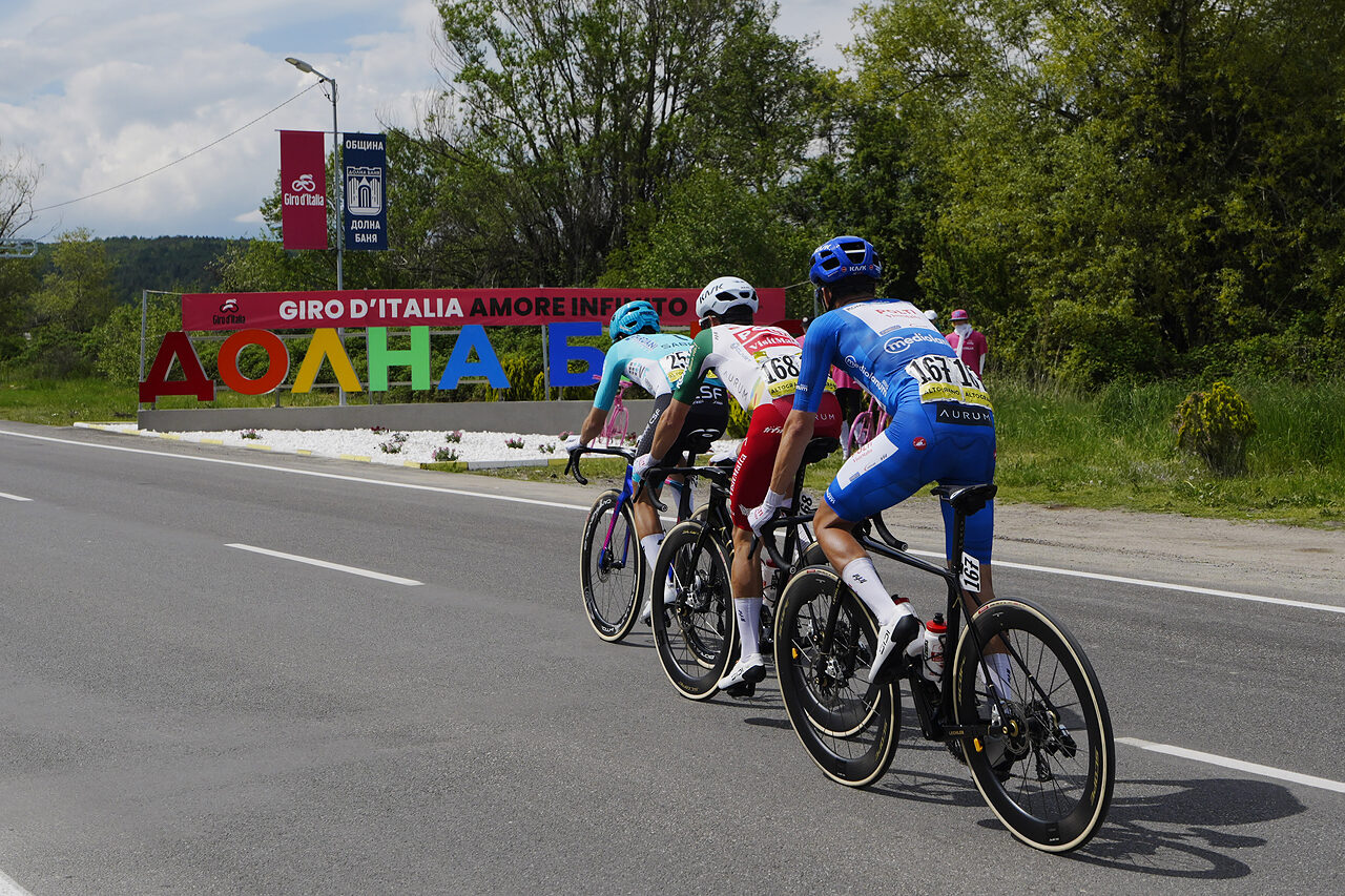 Sevilla, Tarozzi e Tonelli in fuga durante la terza tappa del Giro d'Italia 2026 © Giro d'Italia / Mirror Media - LaPresse