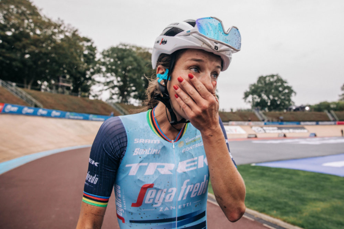 Deignan nel velodromo da vincitrice della Paris-Roubaix ©Lidl-Trek