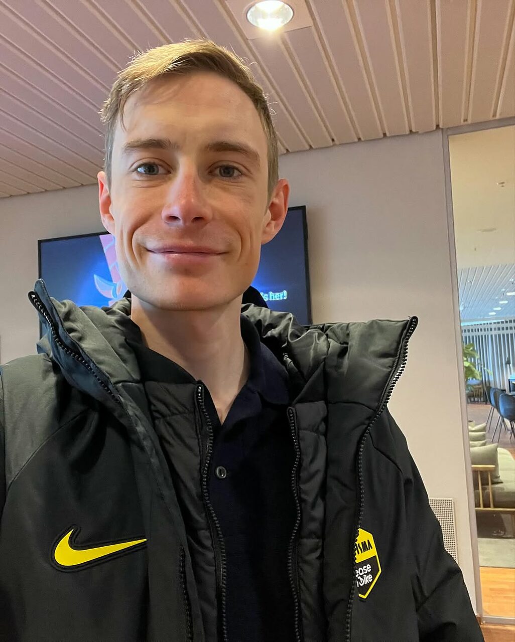 Jonas Vingegaard in partenza per la Bulgaria, per la partenza del Giro d'Italia 2026 ©Jonas Vingegaard via IG