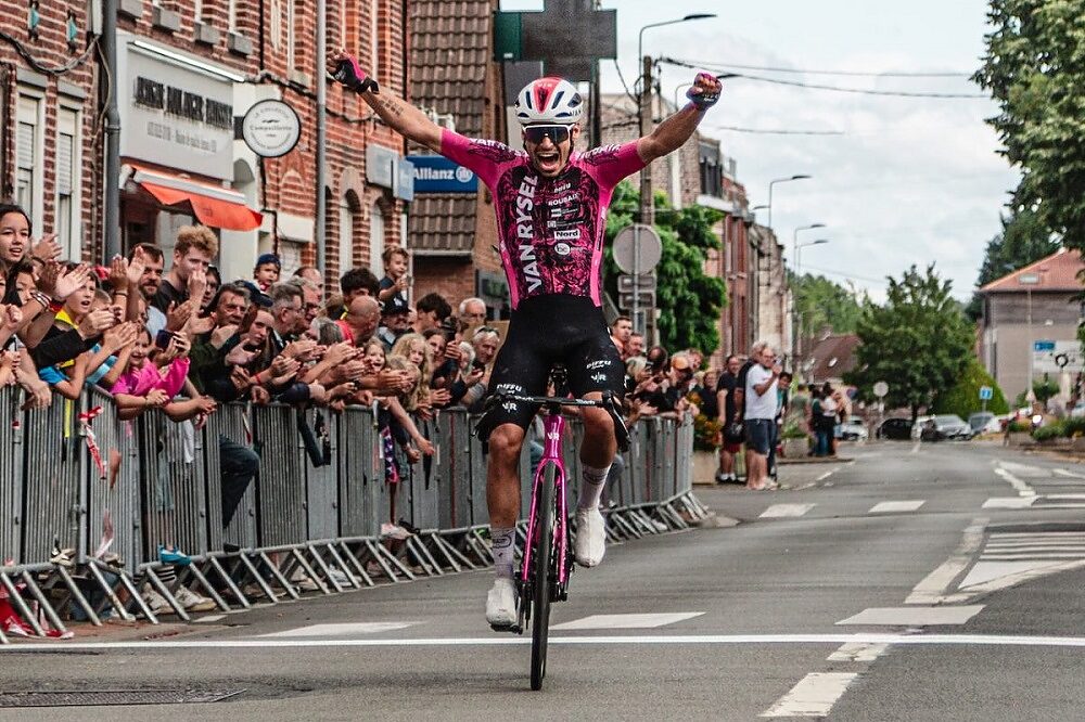 Maxime Jarnet vince il GP de la ville de Pérenchies