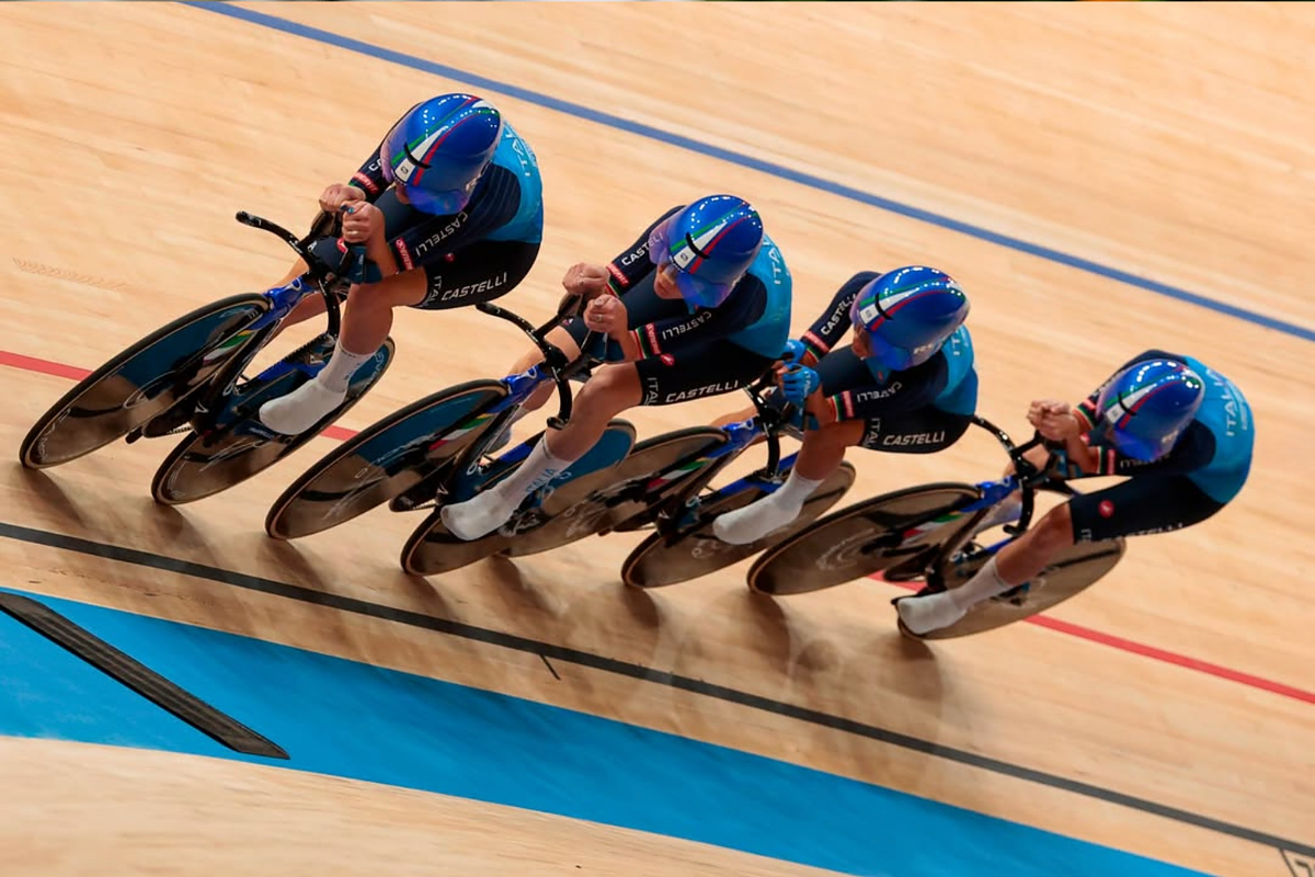 Il quartetto femminile con Martina Alzini, Martina Fidanza, Elisa Balsamo e Vittoria Guazzini ai mondiali di Shanghai 2026 ©FCI