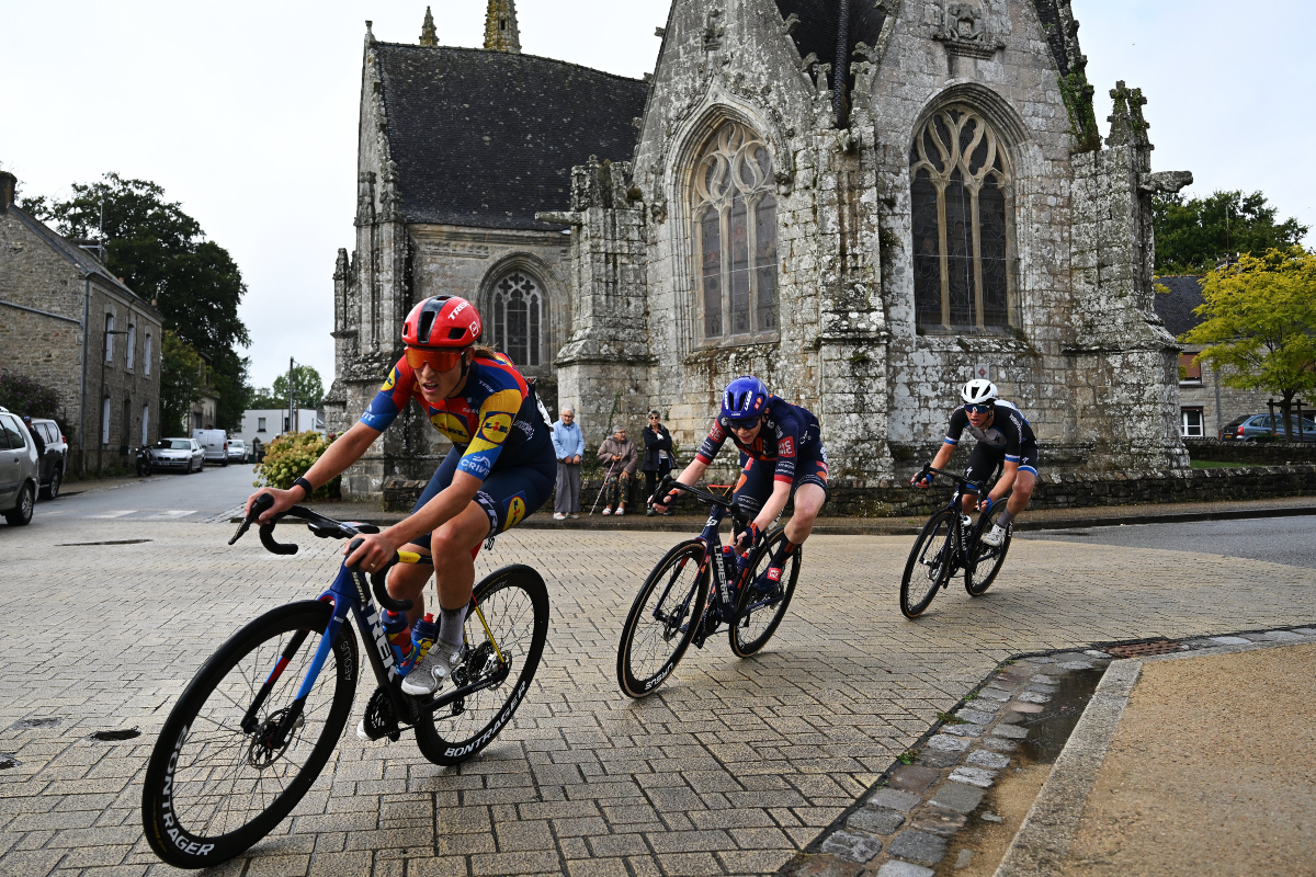 La fuga di Brand, Nelson e Stultiens ©UCI WWT-Getty