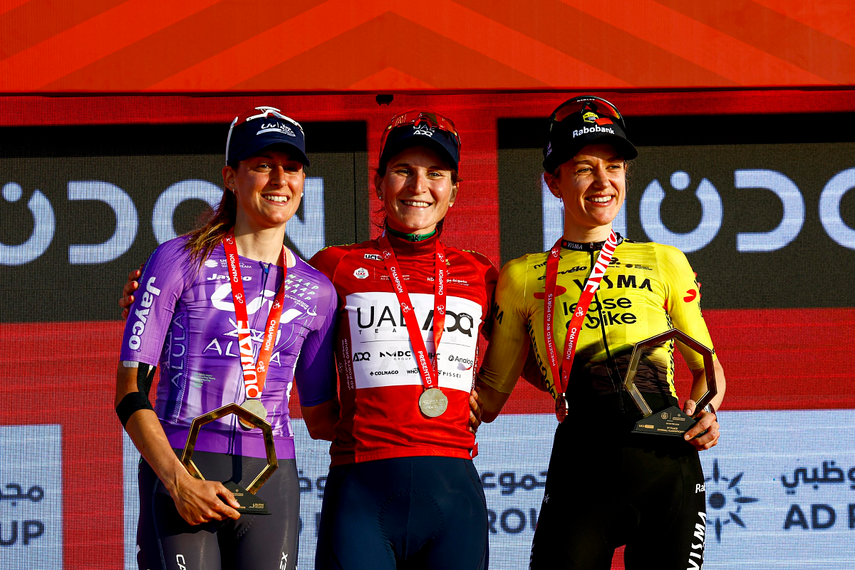 Il podio finale del UAE Tour ©Team Visma Lease a Bike