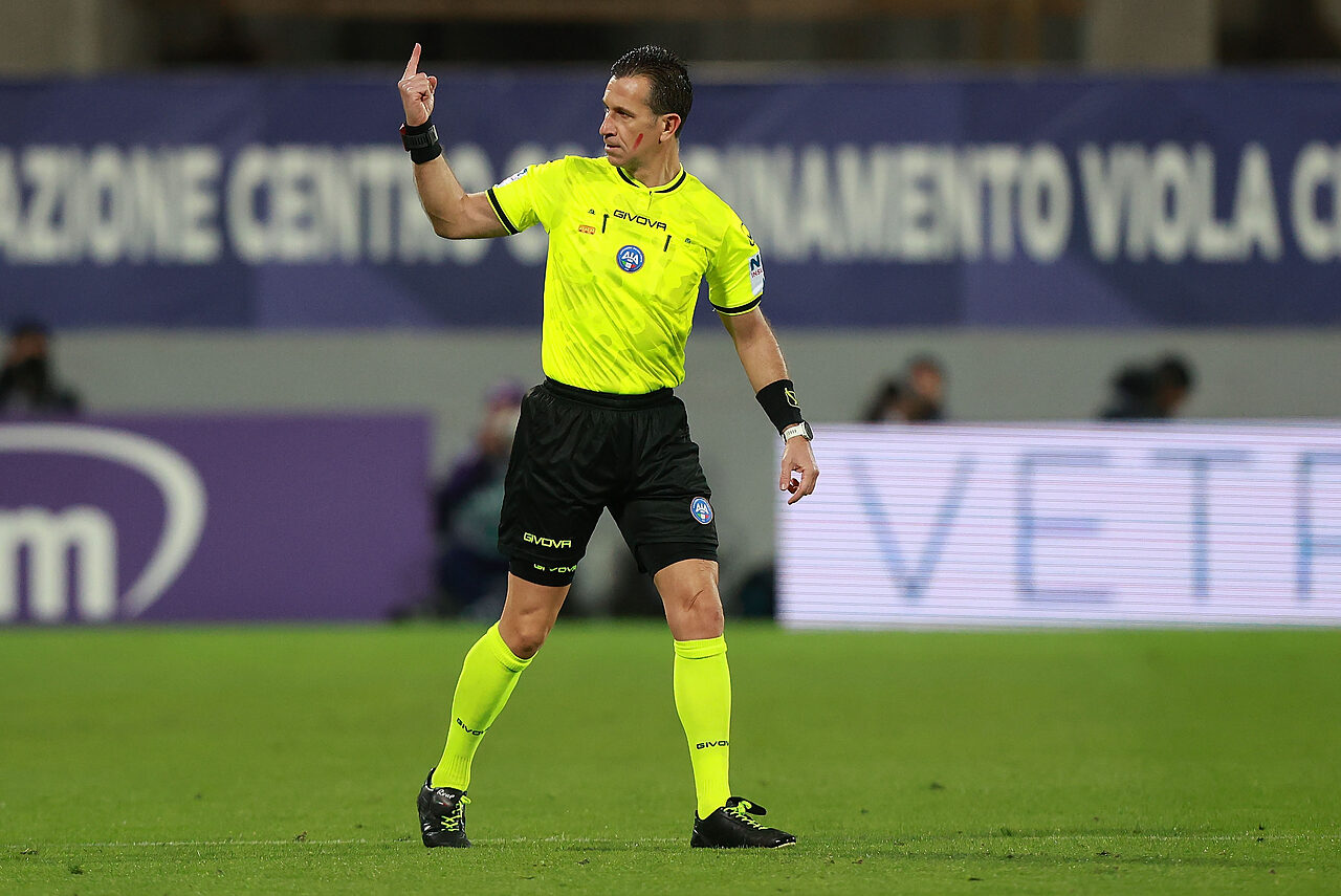 Arbitro Doveri -  Via onefootball (Photo by Gabriele Maltinti/Getty Images)