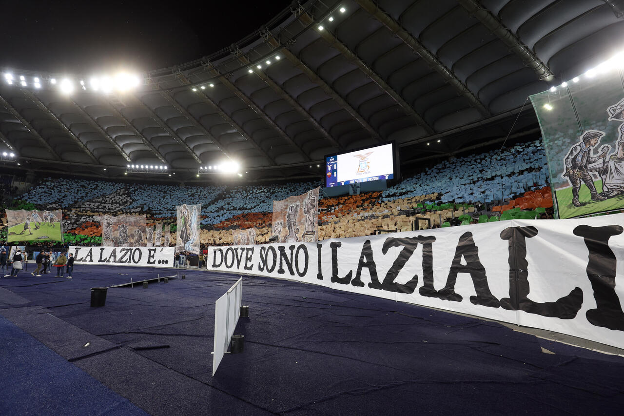 Coreografia, scenografia derby - Depositphotos