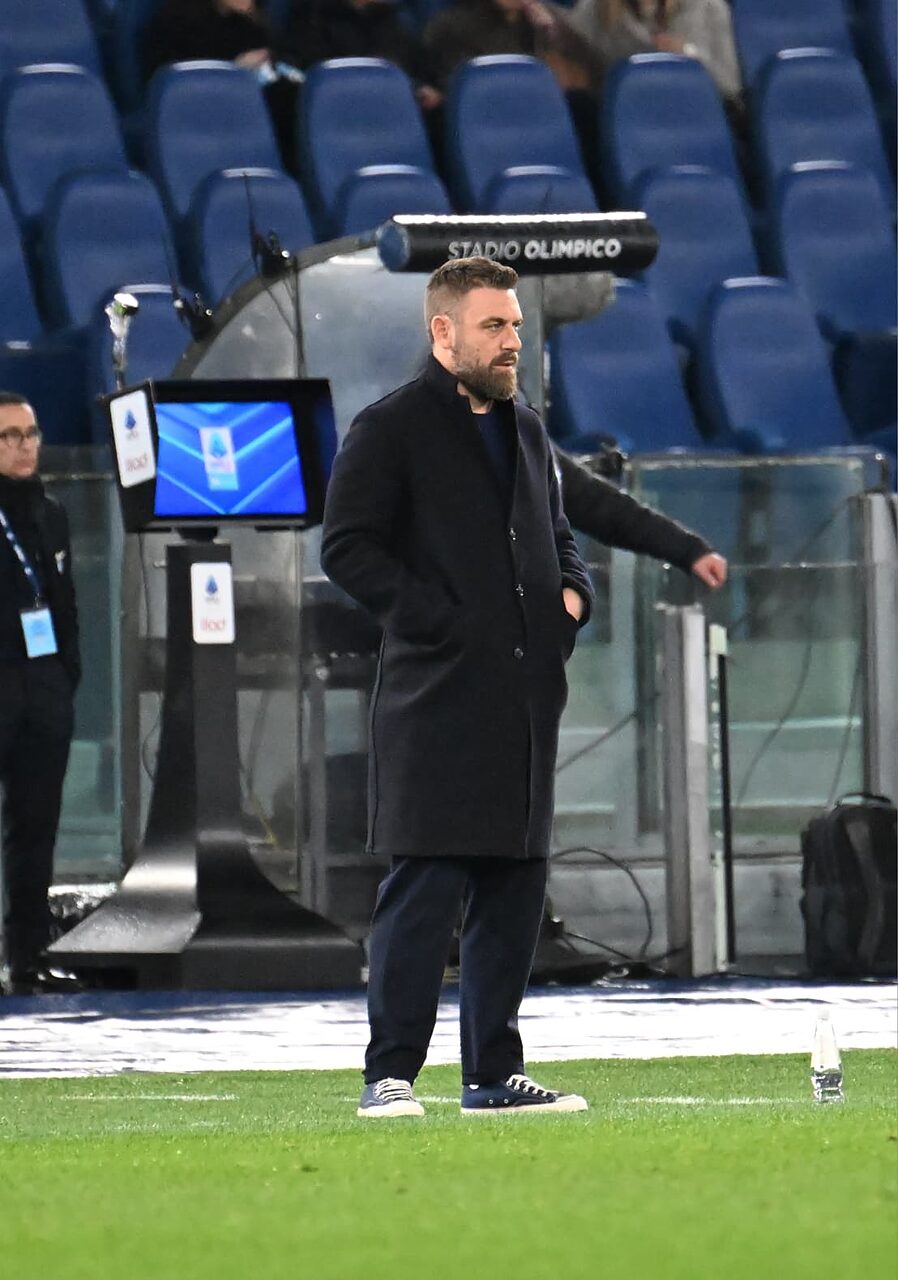 Conferenza De Rossi: "la Lazio è forte, Frattesi più unica che raro…"