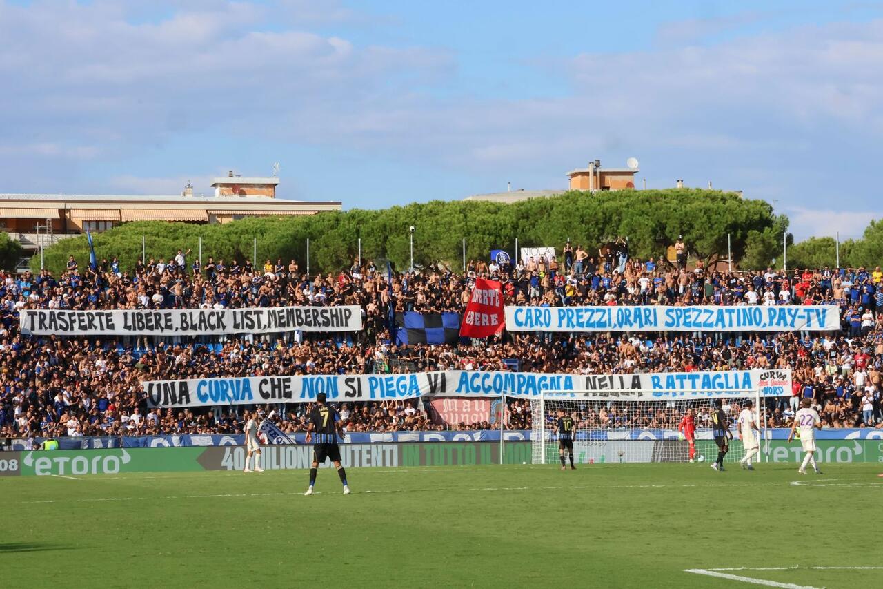 Striscioni Pisa Fiorentina