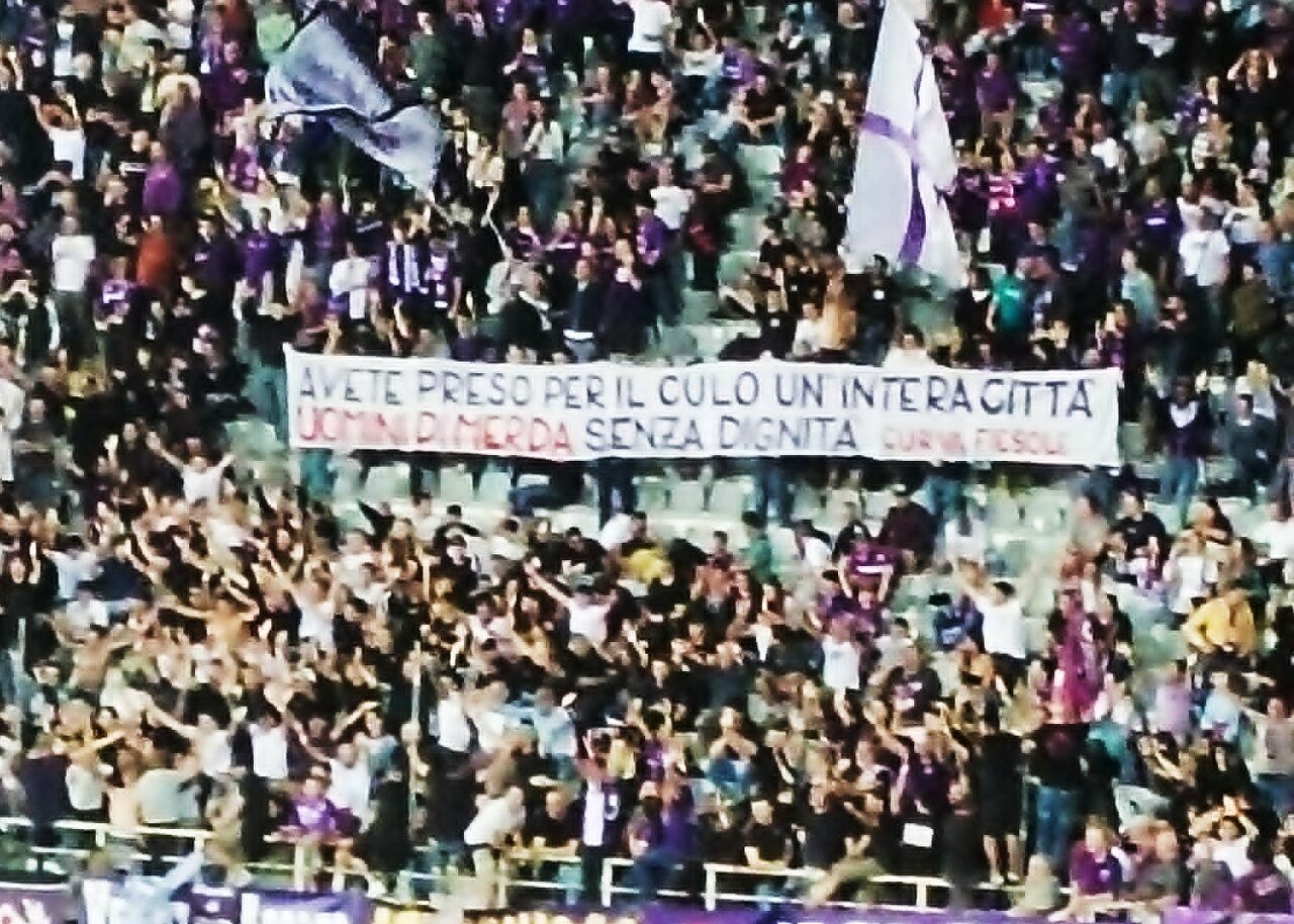 Striscione Tifosi Fiorentina