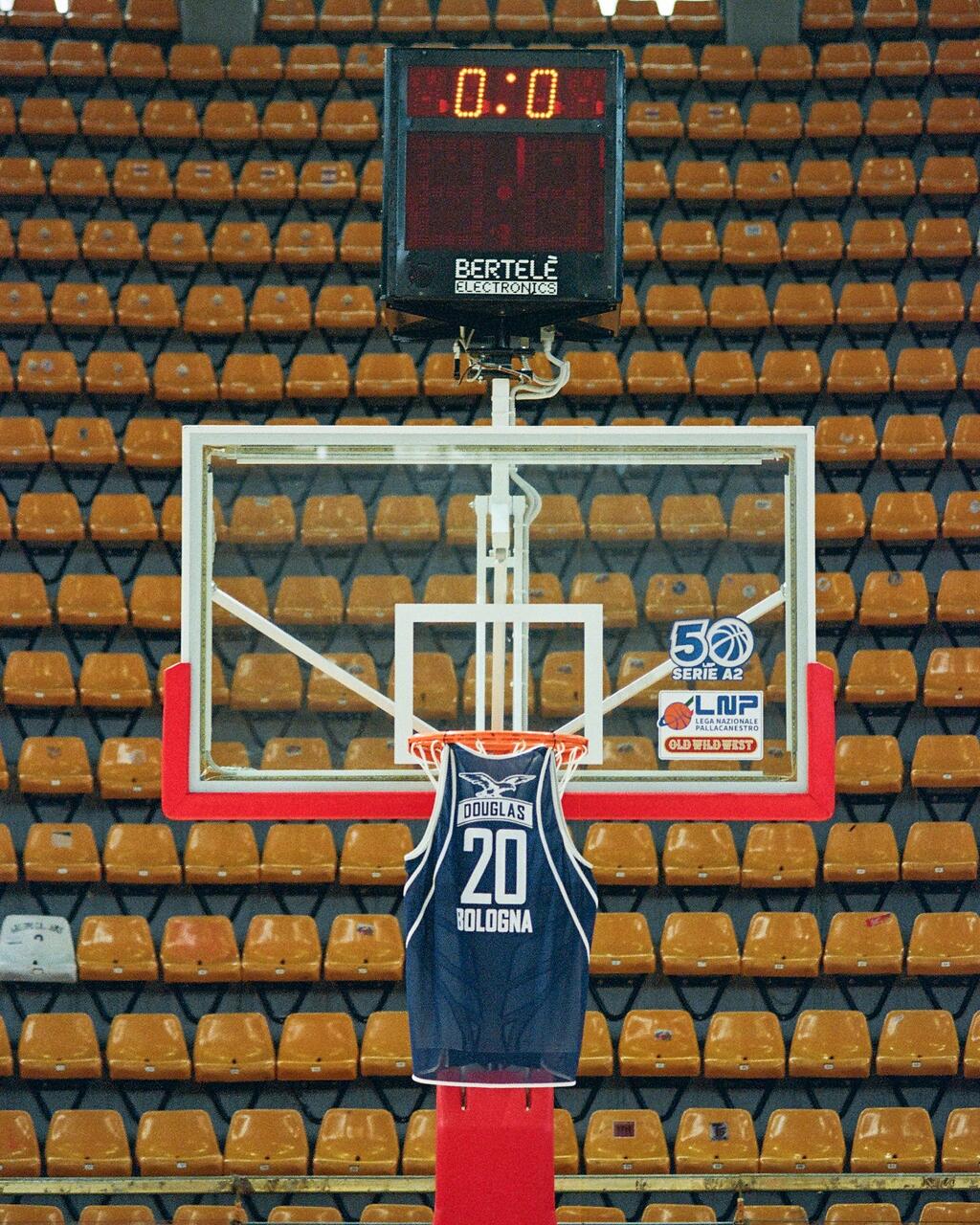 Gameday, oggi Fortitudo-Piacenza. Alle 17.20 il ritiro della maglia di Ruben Douglas