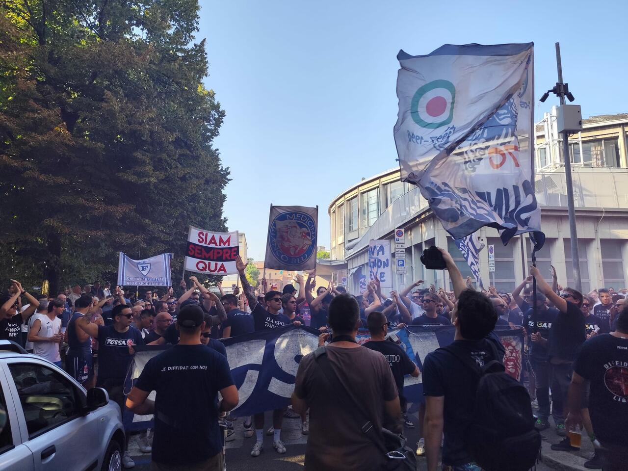 Fortitudo, il saluto coi tifosi al PalaDozza