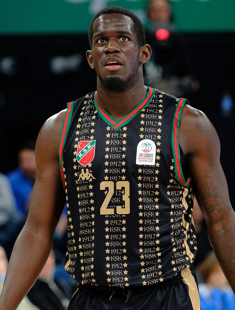 Virtus, si continua a lavorare sul mercato