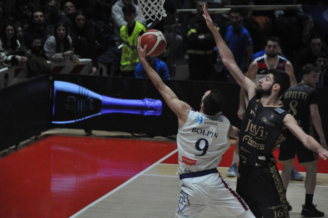 Flats Service Fortitudo Bologna - Ferraroni Cremona, cronaca