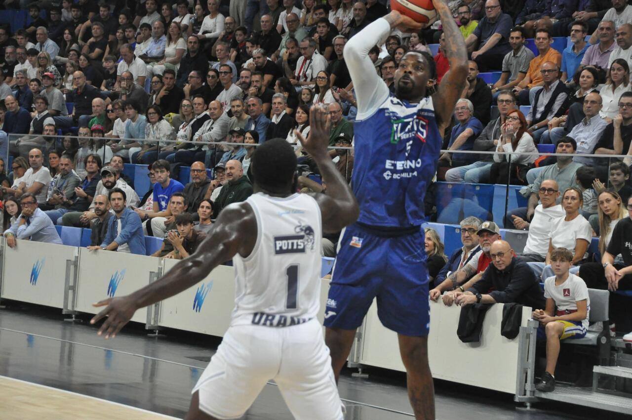 Gameday: oggi alle 20.30 Fortitudo - Sella Cento