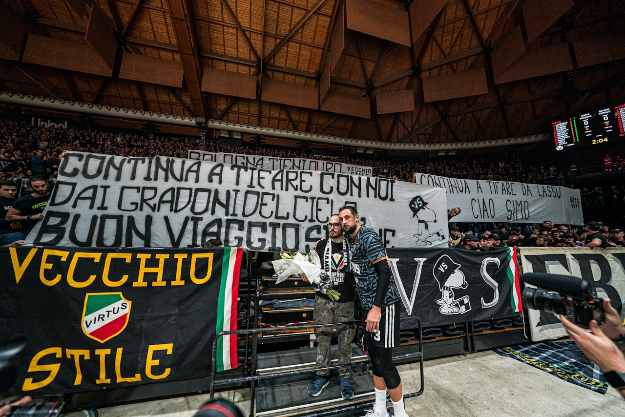 La Virtus ha ricordato Simone Farinelli, deceduto a causa dell'alluvione