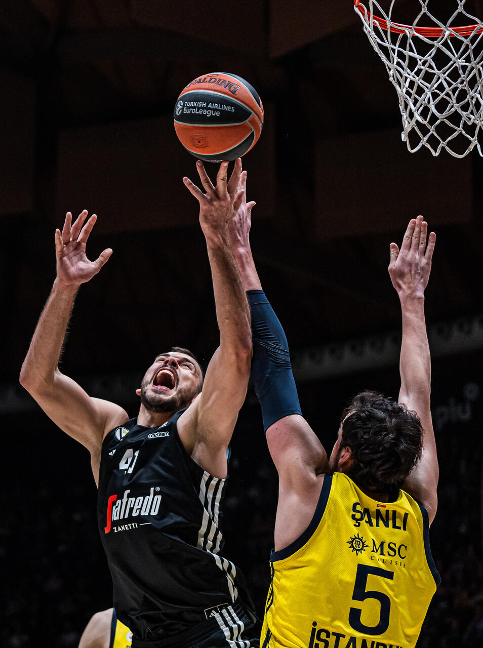 La Virtus beffata dal Fenerbahce: finisce 82-86
