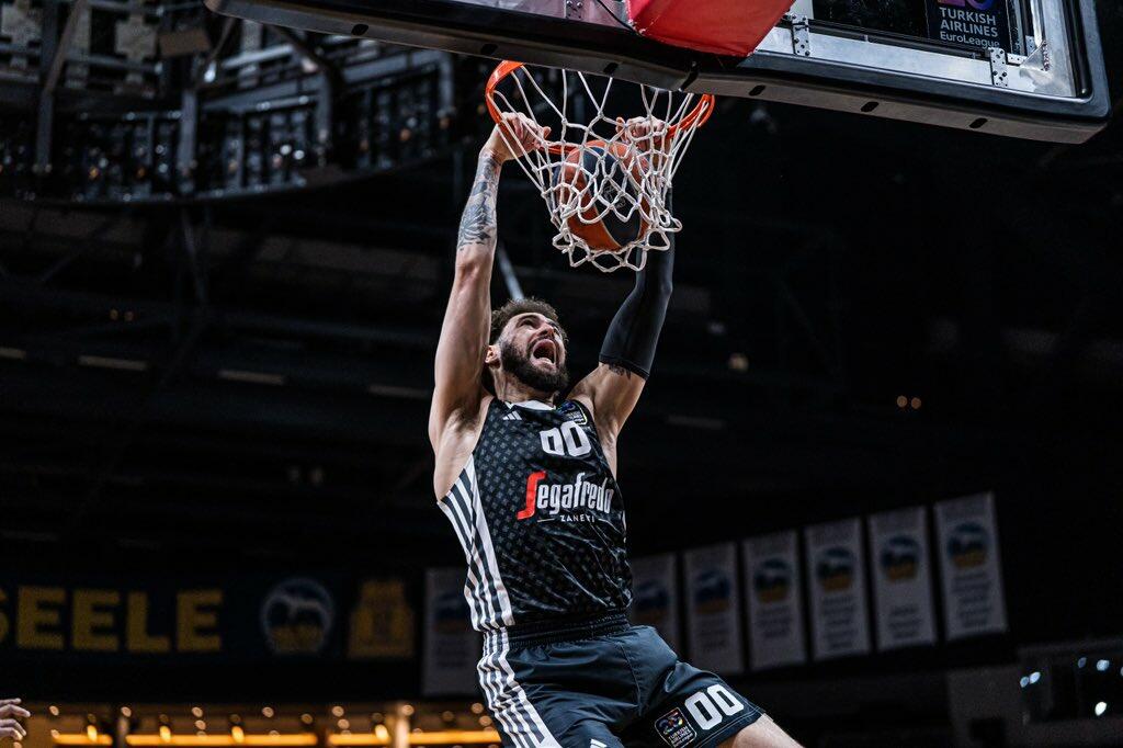 Virtus, il saluto a Isaia Cordinier