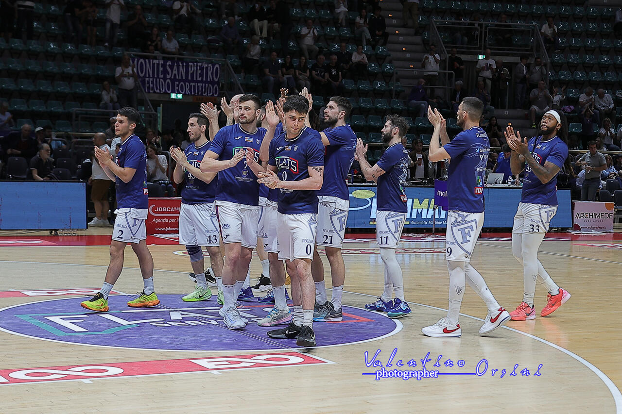 Flats Service Fortitudo Bologna - Cantu', il prepartita di gara 5
