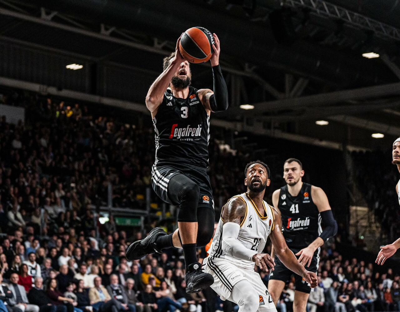 La Virtus batte Villeurbanne, seconda vinta di fila in Eurolega