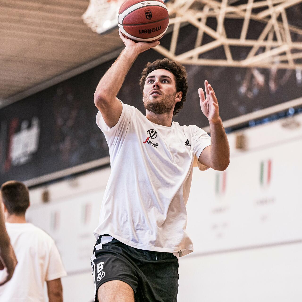 Per Alessandro Paola decima stagione in maglia Virtus