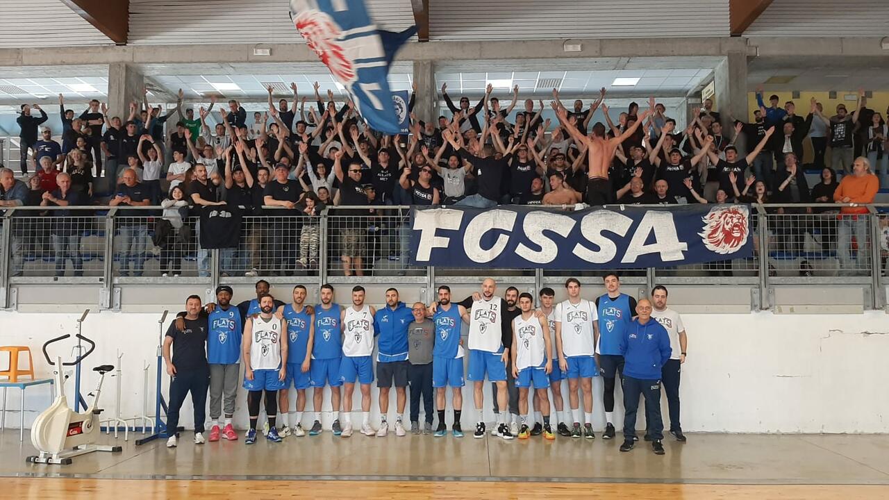 La Fossa dei Leoni all'allenamento Fortitudo per caricare la squadra