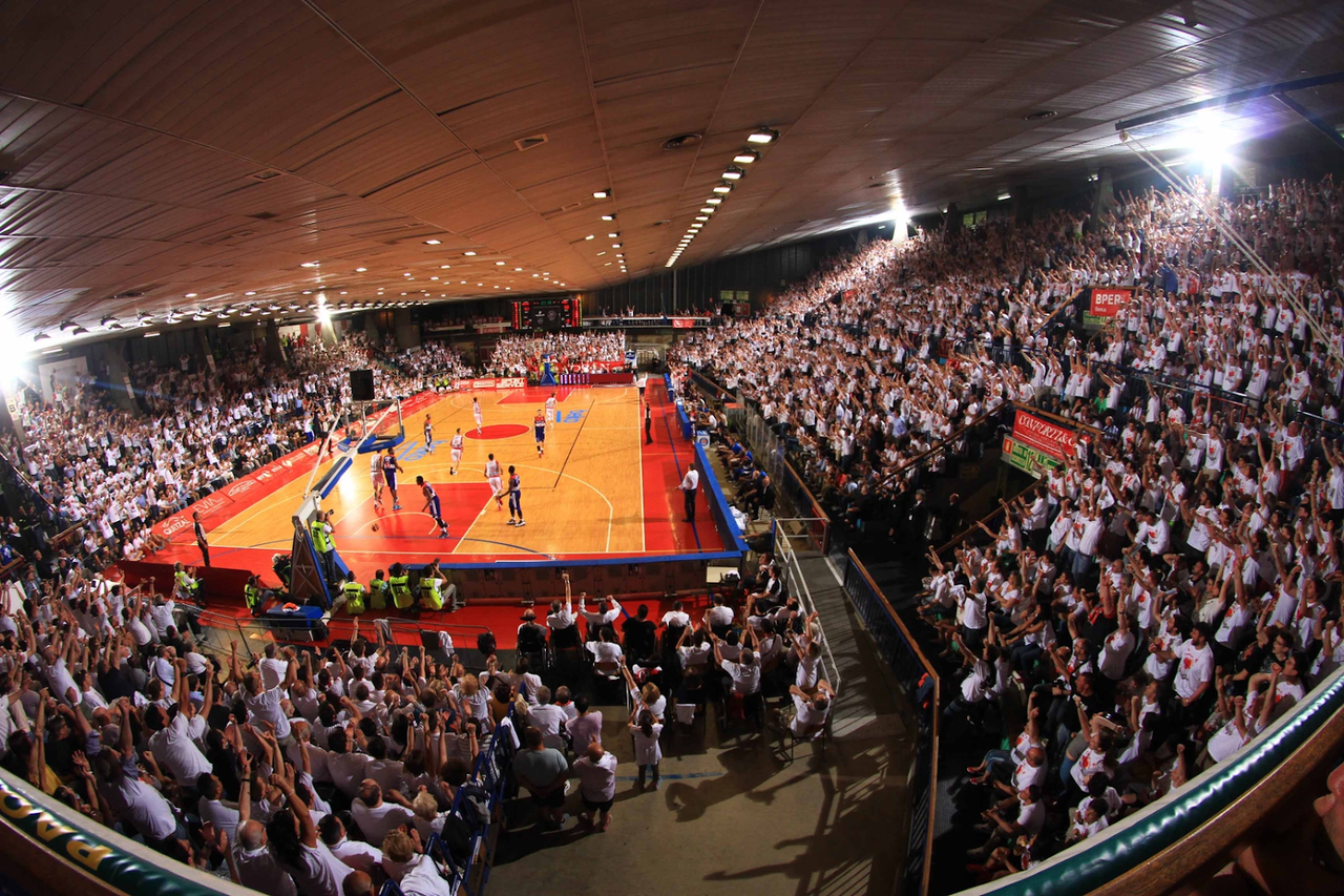 Carlino Reggio: vandalismo dei tifosi Virtus nei bagni del Palabigi