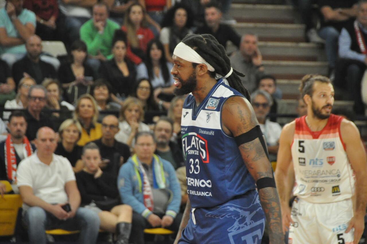 Acqua San Bernardo Cantù - Flats Service Fortitudo Bologna, cronaca