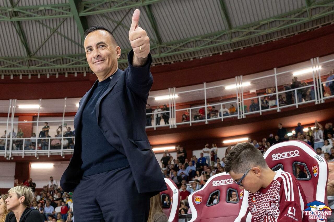 Antonini, "La Fortitudo mi ha dato acqua del rubinetto, pizzette vecchie e pipì nella Coca Cola"