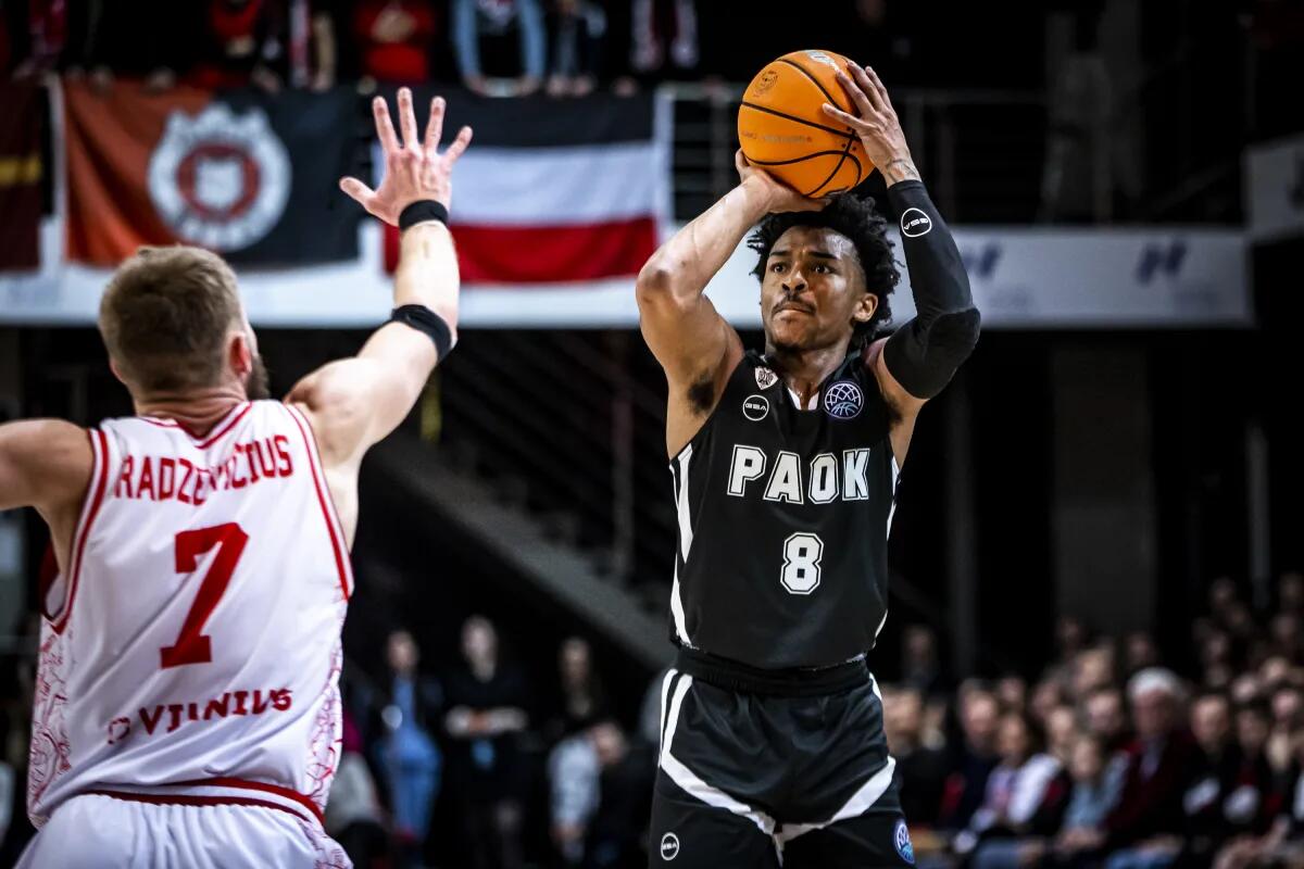 Ivanovic, visita lampo a Bologna per il mercato. Si lavora su Procida, Hands è il nome nuovo