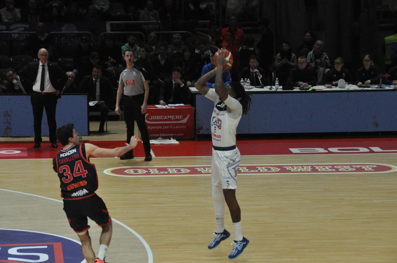 Flats Service Fortitudo Bologna - Urania Milano, cronaca