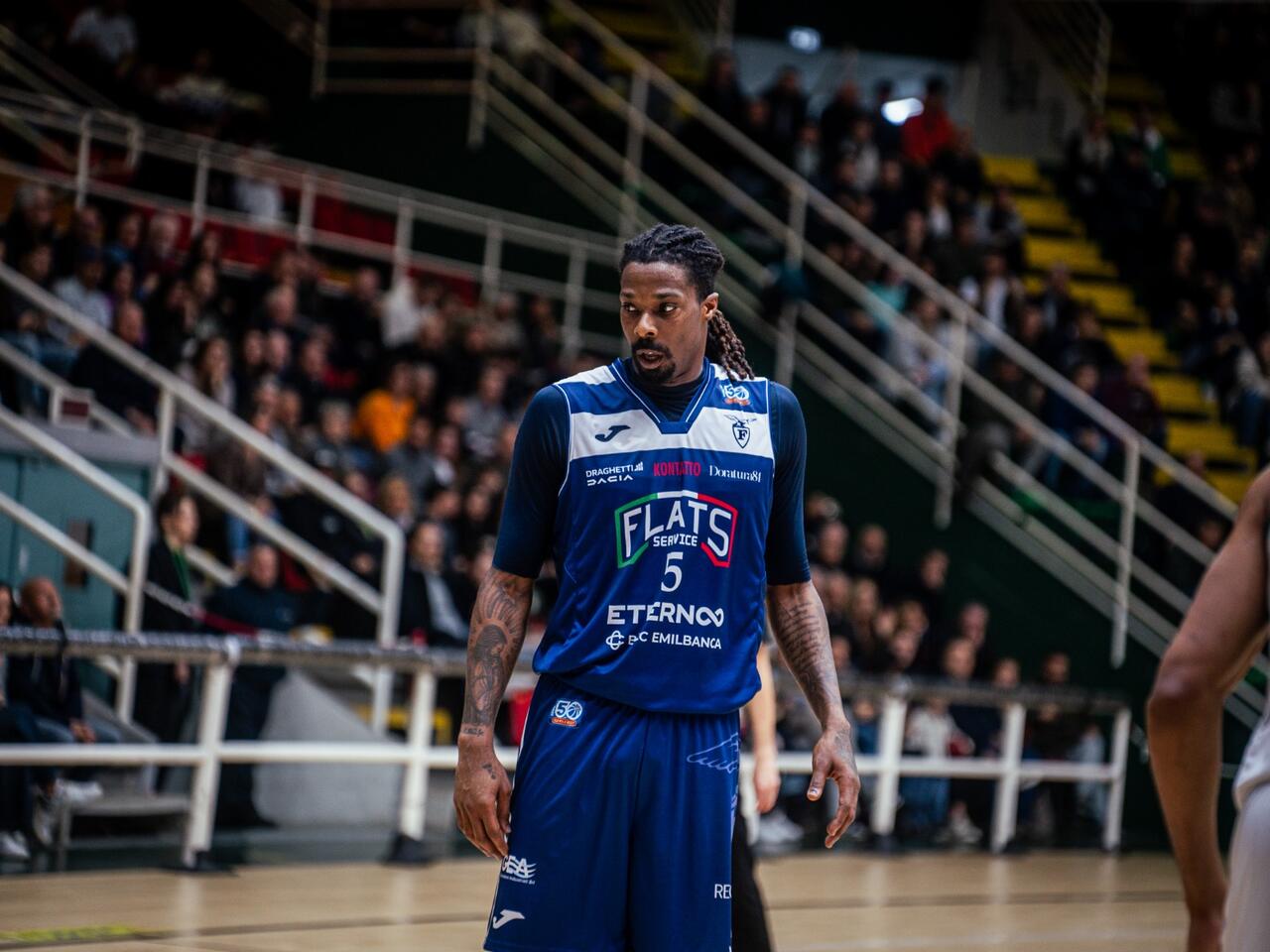 Kenny Gabriel firma in Romania