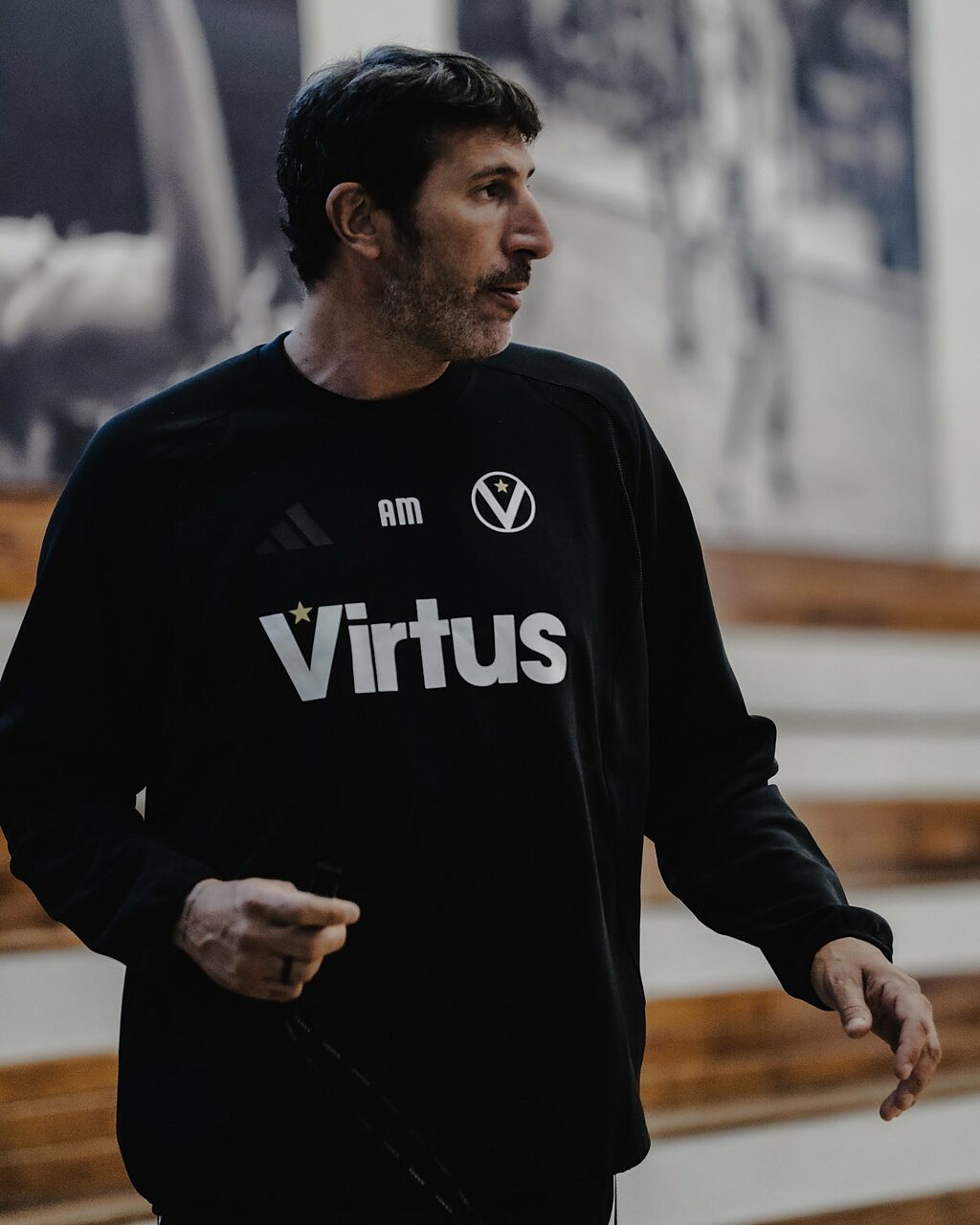 Photo: bologna.press Virtus Bologna: Coach Mumbrù and Francesco Ferrari React to Friendly Win vs VL Pesaro