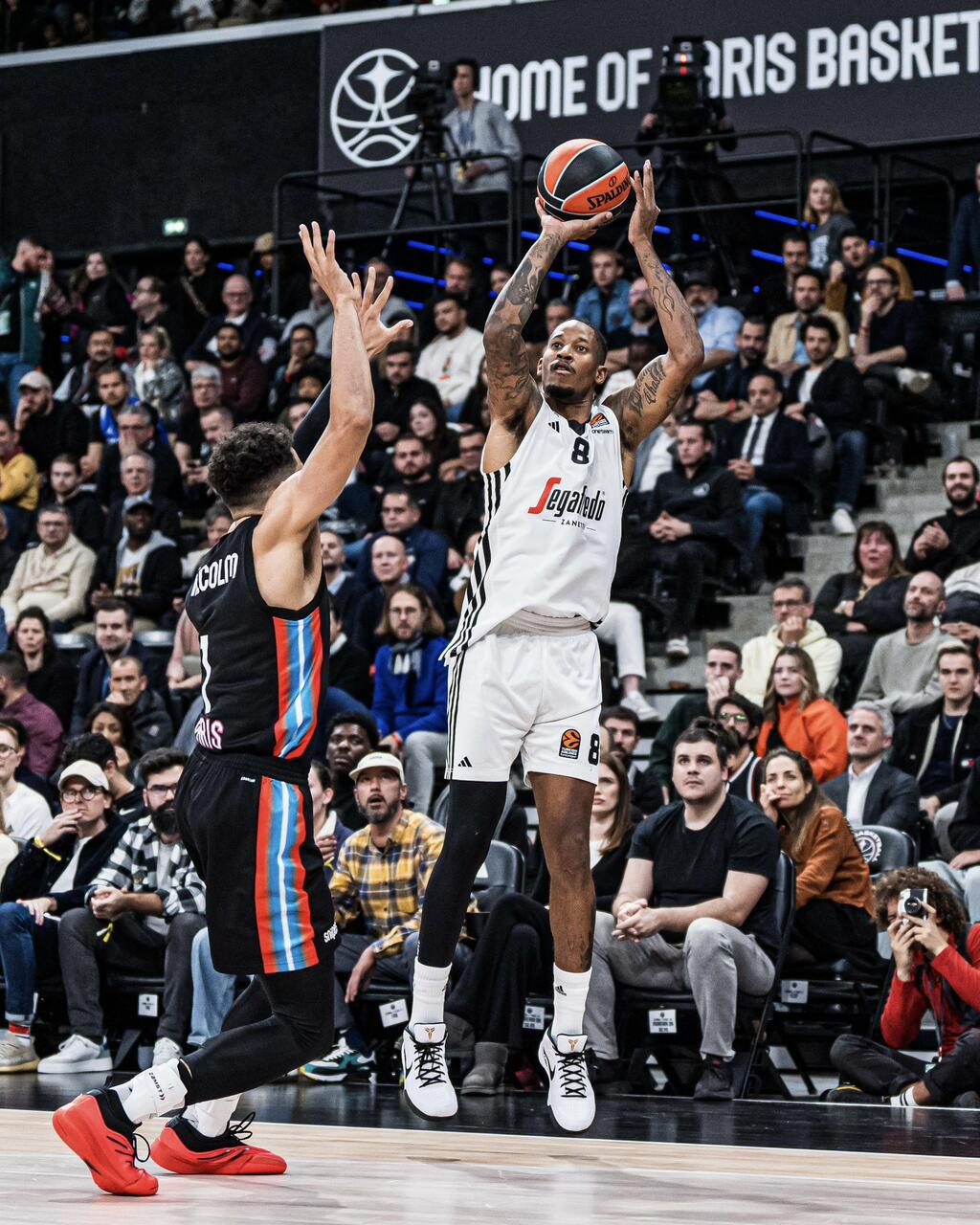 La Virtus sconfitta anche a Parigi: 81-78