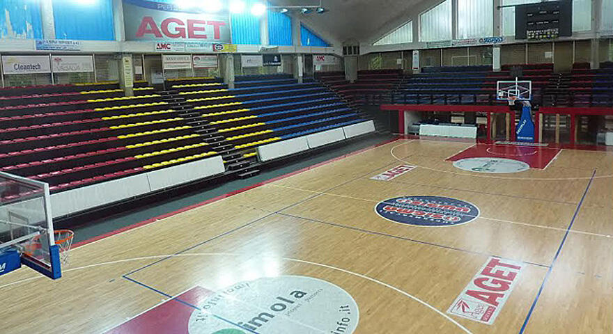 Scintille tra allenatori durante il derby di Imola