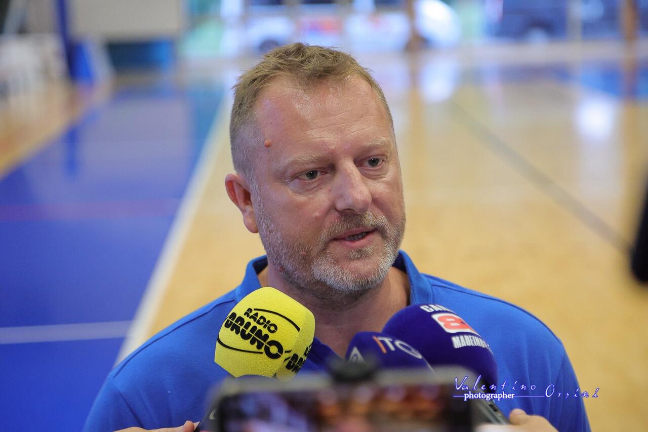 Cagnardi, "Ho sensazioni positive. Abbiamo un roster efficace, ma un giocatore ancora fuori"