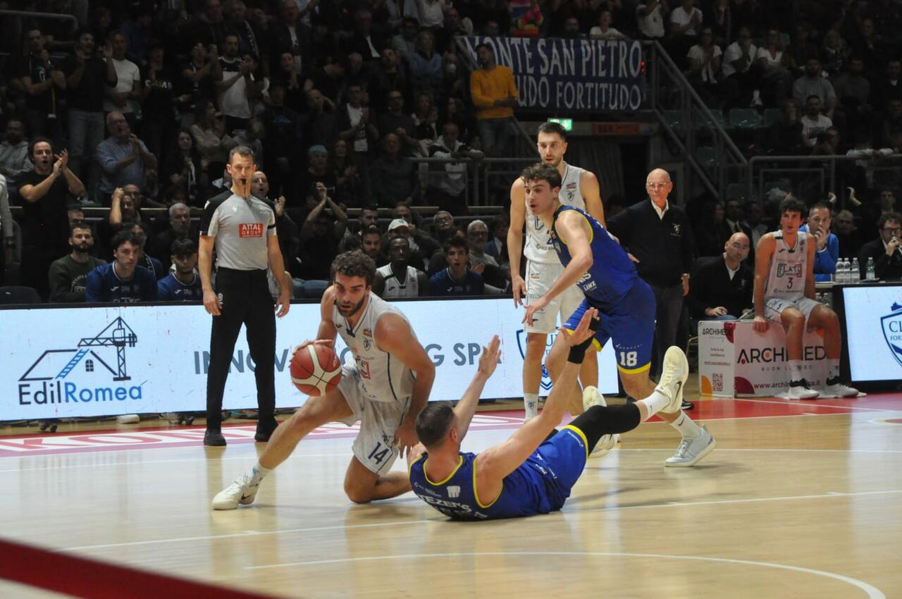 Flats Service Fortitudo Bologna - Tezenis Verona, cronaca