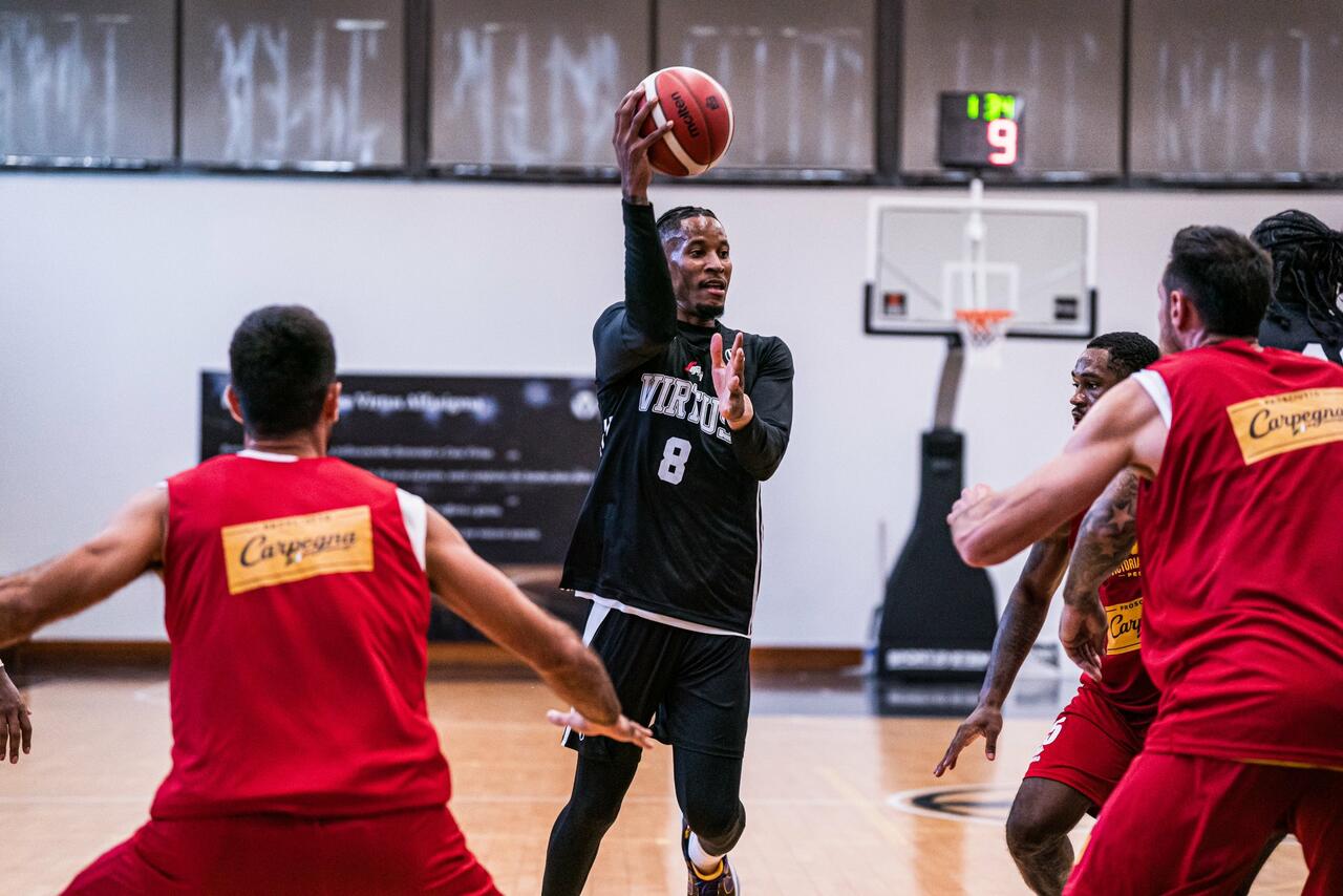 Domani la presentazione di Clyburn, diretta Virtus TV e Nettuno Bologna Uno