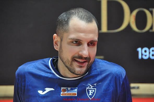 De Vico, "Domenica servirà faccia diversa e maggiore concentrazione"