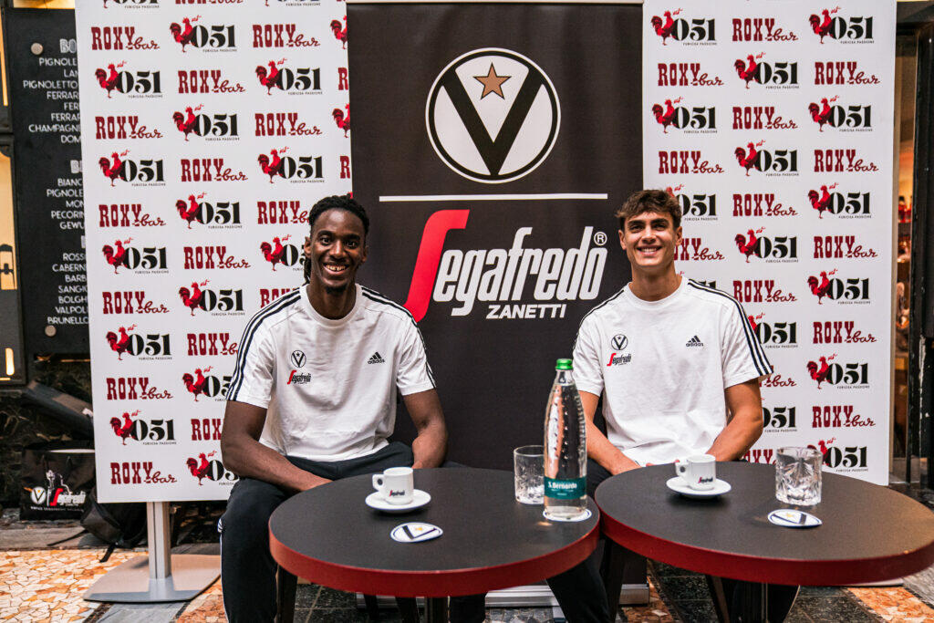 La presentazione di Riccardo Visconti e Nicola Akele al Roxy Bar