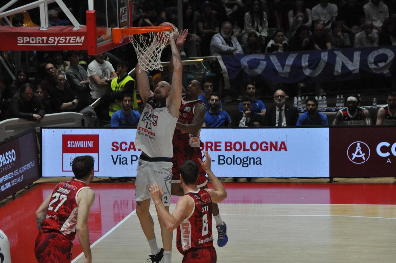 Flats Service Fortitudo Bologna - Riviera Banca Rimini, cronaca